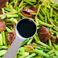#百变鲜锋料理#腊肠炒蒜苔的做法图解11