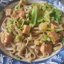 土豆午餐肉臊子面