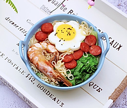 #精品菜谱挑战赛#对虾红肠时蔬泡面