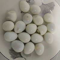 雪碧虎皮鹌鹑蛋的做法图解1