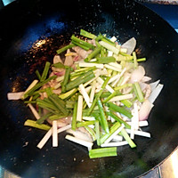 青蒜炒肉片的做法图解3