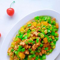#最是家乡味 冬至大如年#肉沫土豆四季豆的做法图解1