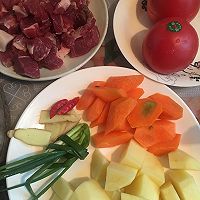 番茄牛腩的做法图解1