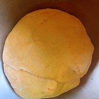 #西班牙橄榄西餐创意菜#西班牙黑橄榄金枪鱼披萨的做法图解2