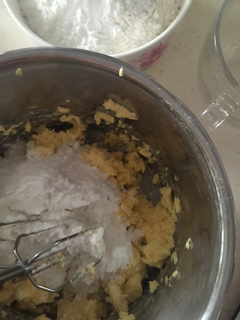 杏仁碎玛格丽特饼干的做法图解1
