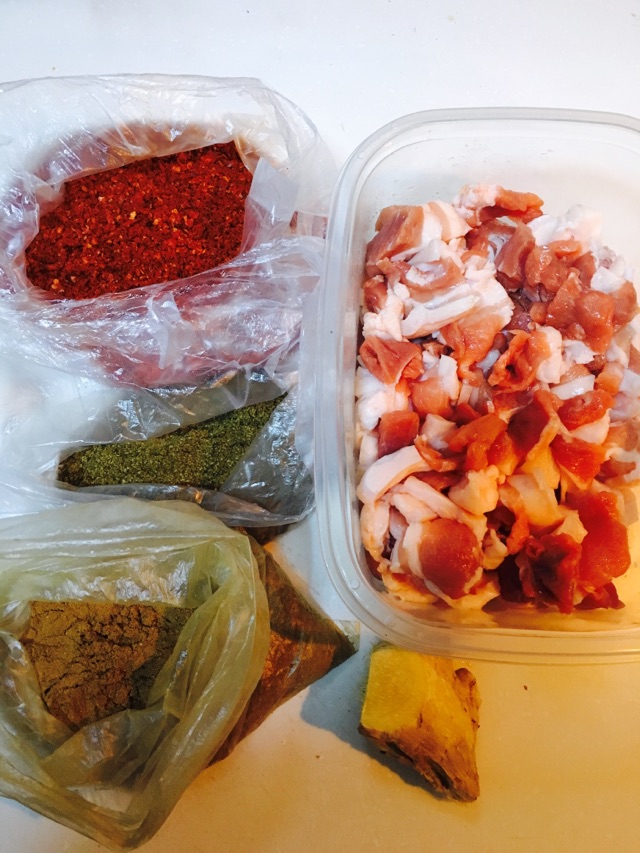 双味粉蒸肉的做法图解1