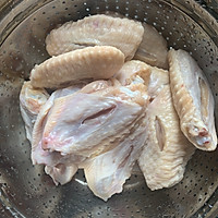 蒜香鸡翅的做法图解1