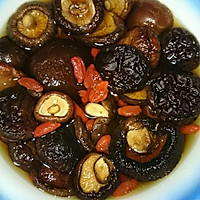 香菇腔骨汤的做法图解3