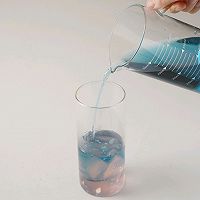 详细步骤|梦幻草莓冰粉美到舍不得吃!的做法图解5