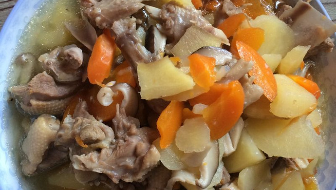 香菇胡萝卜土豆焖鸭肉