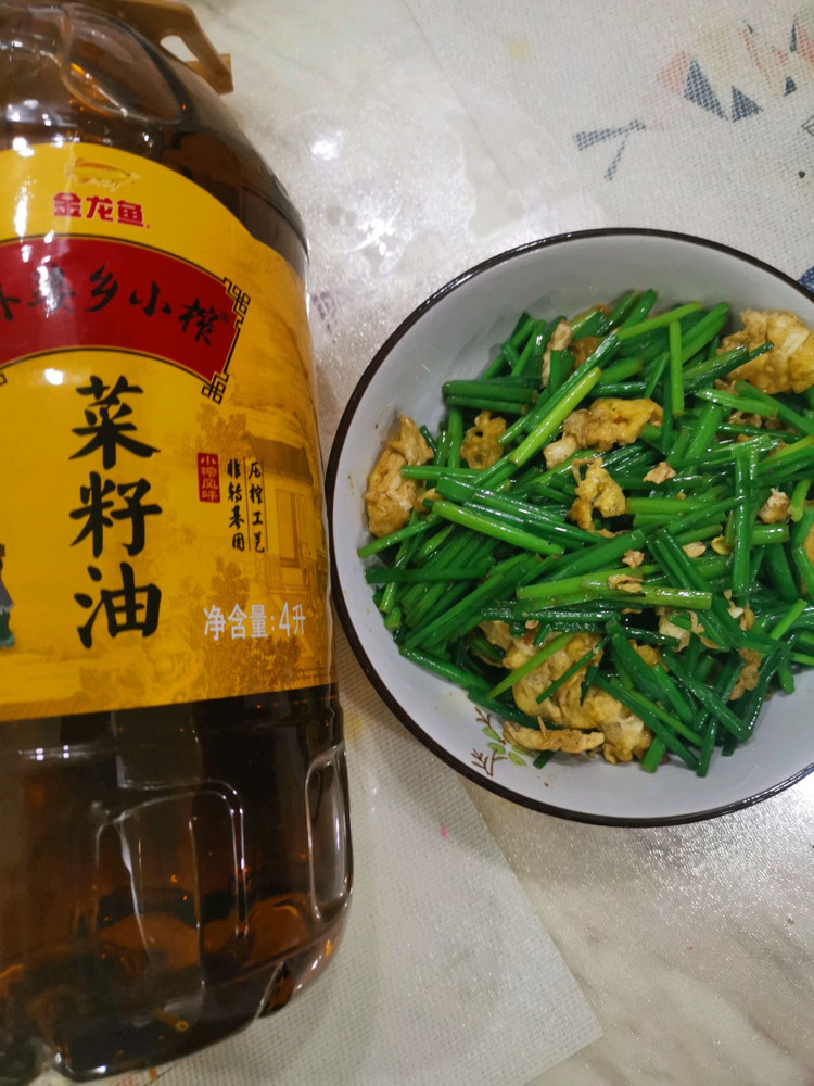 韭苔炒鸡蛋的做法