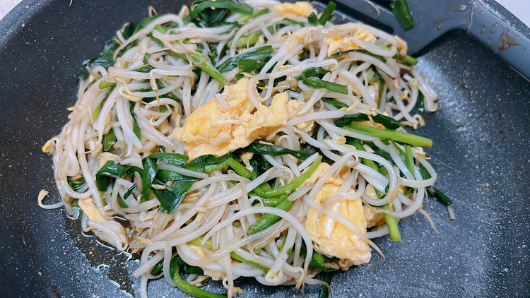 韭菜炒豆芽的做法