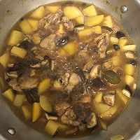 鸡肉炖蘑菇土豆的做法图解7