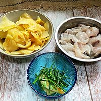 #解腻开胃就吃它#酸菜炒鱼片的做法图解1