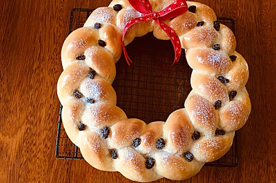 圣诞花环甜面包