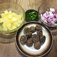 快手咖喱土豆烩牛丸饭的做法图解2