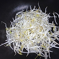 绿豆芽炒小白菜的做法图解3