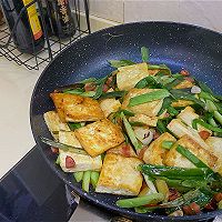 【一人食】豆腐炒蒜叶的做法图解5