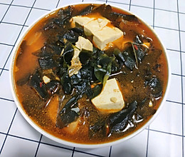 #暖冬酱在手，嗨吃部队锅#韩式裙带菜豆腐汤