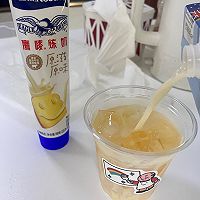 #在夏日饮饮作乐#茉莉炼乳奶茶的做法图解4