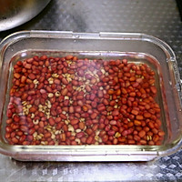 美白除湿红豆薏仁水的做法图解1