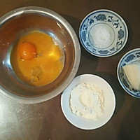 【宝宝辅食】香蕉蛋黄溶豆的做法图解1