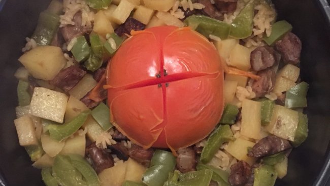 西红柿腊肠土豆焖饭的做法