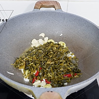 泡椒雪菜炖冻豆腐#金龙鱼营养强化维生素A 新派菜油#的做法图解5
