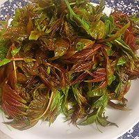 #餐桌上的春日限定#香椿炒鸡蛋的做法图解1