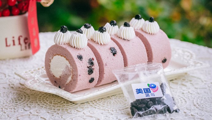 浪漫治愈的蓝莓干紫薯瑞士蛋糕卷