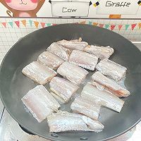 香酥带鱼的做法图解1