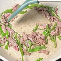 #冬季滋补花样吃法#黑椒牛肉卷饼的做法图解2