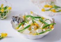 黄瓜花鲫鱼汤的做法