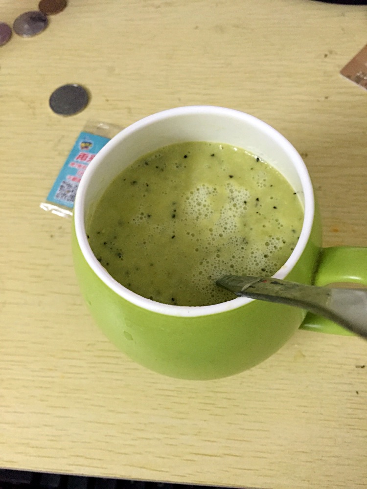 牛油果百香果汁