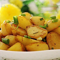 【椒盐小土豆块】——无需多油，最简单的食材，外香内软的做法图解3