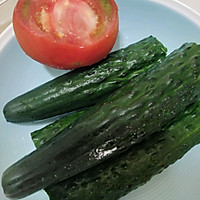 芝士黄瓜西红柿鸡排煎蛋全麦贝果的做法图解4