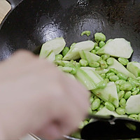丝瓜扁尖炒毛豆｜美食台的做法图解3