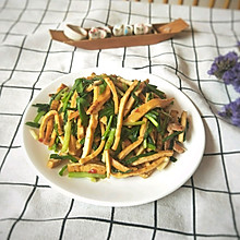 最简单的炒菜–韭菜肉丝炒豆腐干