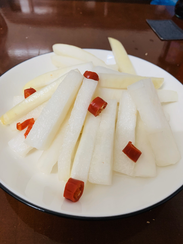 让人流口水的爽脆酸辣萝卜的做法