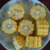 板栗、玉米炖筒子骨汤的做法图解2