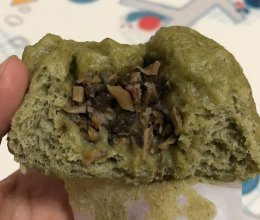 #带着零食去旅行！#艾叶梅菜肉包的做法