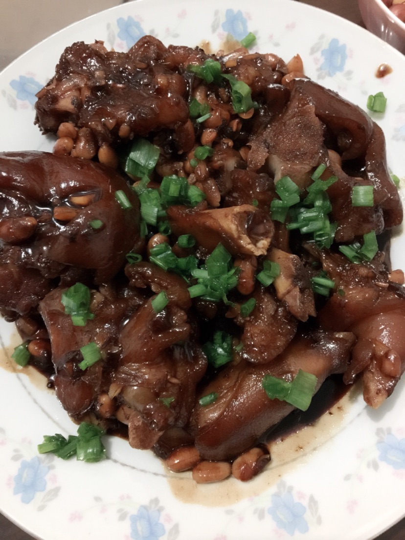 黄豆炖猪蹄