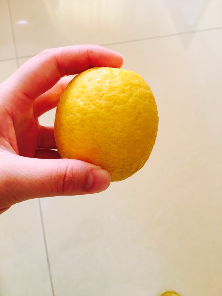 柠檬蜂蜜茶的做法图解1