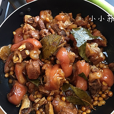 黄豆焖猪蹄