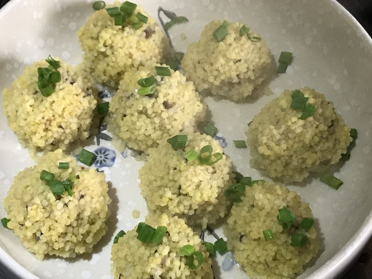 猪肉虾虾小米丸的做法