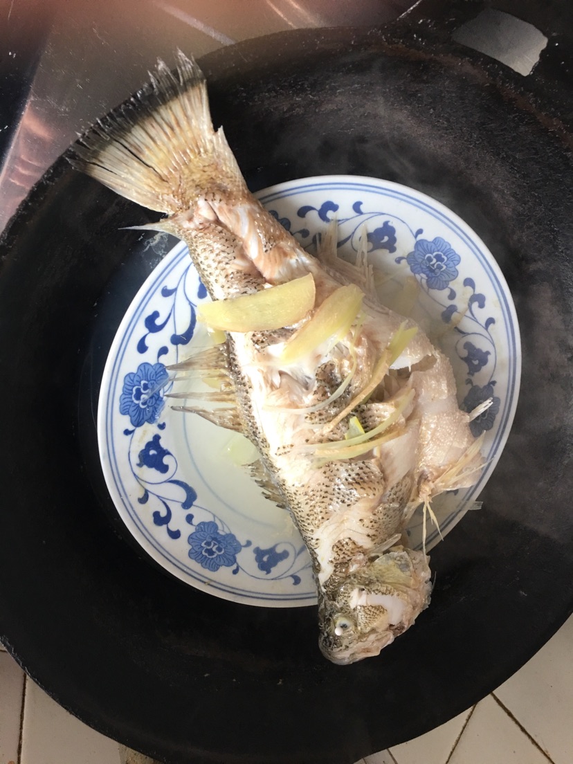【减肥必备】??清蒸鲈鱼的做法图解3