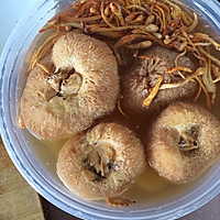 健脾养胃猴头菇龙骨汤的做法图解1