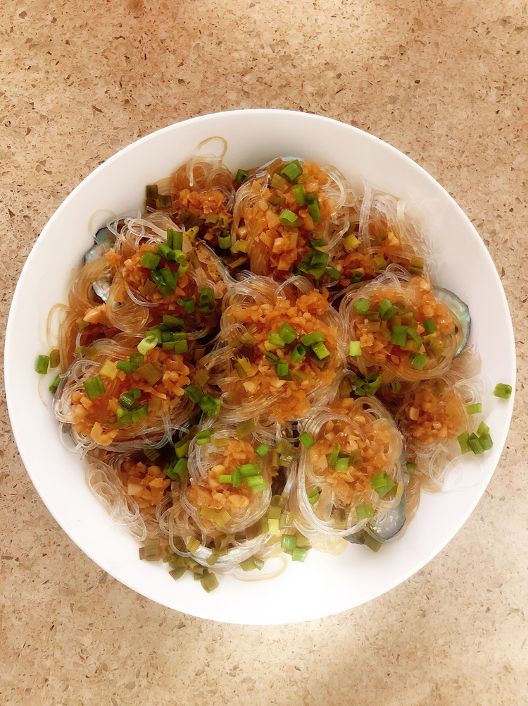 蒜蓉粉丝蒸鲍鱼的做法
