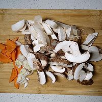 菌菇炖豆腐的做法图解2