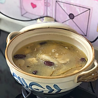 铁皮石斛煲土鸡的做法图解2